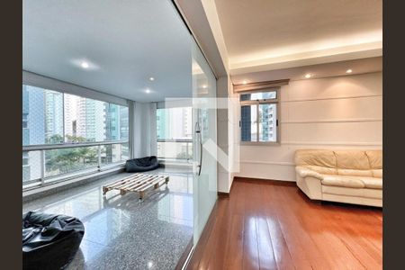 Sala  de apartamento à venda com 4 quartos, 165m² em Belvedere, Belo Horizonte