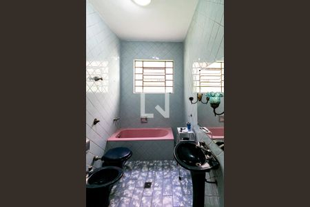 Casa à venda com 540m², 8 quartos e 3 vagas Casa à venda com 540m², 8 quartos e 3 vagasBanheiro