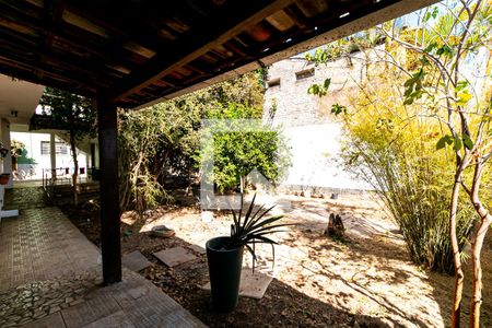 Casa à venda com 540m², 8 quartos e 3 vagas Casa à venda com 540m², 8 quartos e 3 vagasÁrea externa