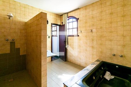 Casa à venda com 540m², 8 quartos e 3 vagas Casa à venda com 540m², 8 quartos e 3 vagasBanheiro