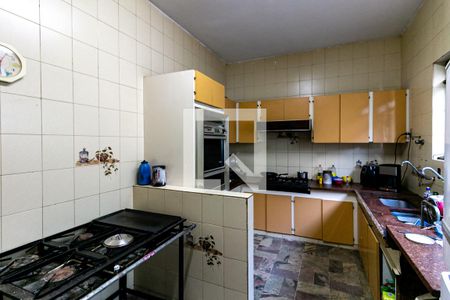Casa à venda com 540m², 8 quartos e 3 vagas Casa à venda com 540m², 8 quartos e 3 vagasCozinha