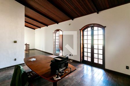 Casa à venda com 540m², 8 quartos e 3 vagas Casa à venda com 540m², 8 quartos e 3 vagasSala