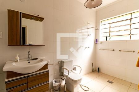 Casa à venda com 540m², 8 quartos e 3 vagas Casa à venda com 540m², 8 quartos e 3 vagasBanheiro