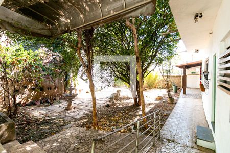 Casa à venda com 540m², 8 quartos e 3 vagas Casa à venda com 540m², 8 quartos e 3 vagasÁrea externa