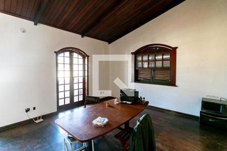 Casa à venda com 540m², 8 quartos e 3 vagas Casa à venda com 540m², 8 quartos e 3 vagasSala