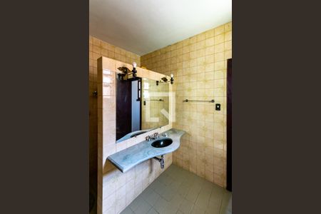 Casa à venda com 540m², 8 quartos e 3 vagas Casa à venda com 540m², 8 quartos e 3 vagasBanheiro