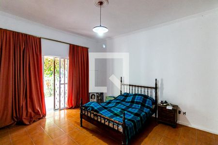 Casa à venda com 540m², 8 quartos e 3 vagas Casa à venda com 540m², 8 quartos e 3 vagasQuarto