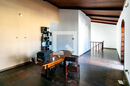 Casa à venda com 540m², 8 quartos e 3 vagas Casa à venda com 540m², 8 quartos e 3 vagasSala