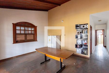 Sala  de casa à venda com 8 quartos, 540m² em São Cristóvão, Belo Horizonte