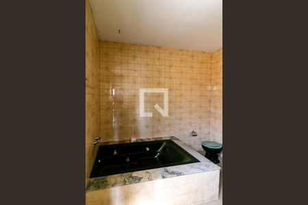 Casa à venda com 540m², 8 quartos e 3 vagas Casa à venda com 540m², 8 quartos e 3 vagasBanheiro