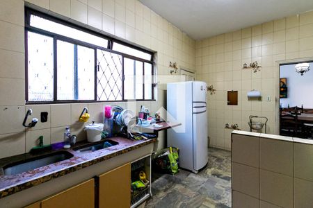 Casa à venda com 540m², 8 quartos e 3 vagas Casa à venda com 540m², 8 quartos e 3 vagasCozinha