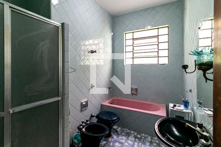 Casa à venda com 540m², 8 quartos e 3 vagas Casa à venda com 540m², 8 quartos e 3 vagasBanheiro