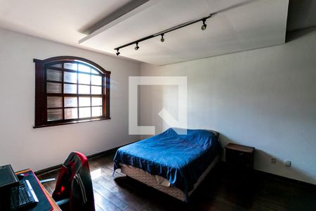 Casa à venda com 540m², 8 quartos e 3 vagas Casa à venda com 540m², 8 quartos e 3 vagasQuarto