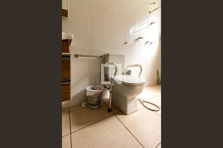 Casa à venda com 540m², 8 quartos e 3 vagas Casa à venda com 540m², 8 quartos e 3 vagasBanheiro