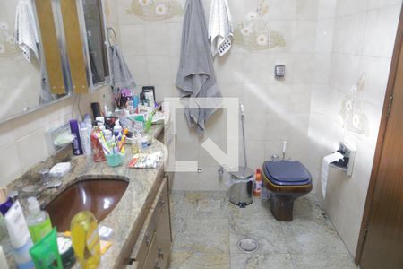 Casa à venda com 330m², 5 quartos e 3 vagasBanheiro da Suíte