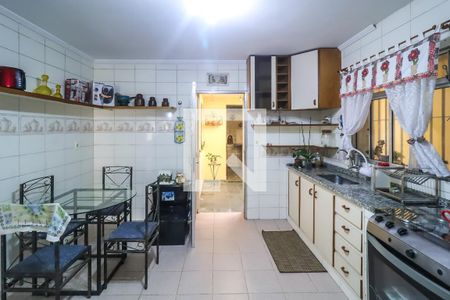Casa à venda com 167m², 3 quartos e 2 vagas Casa à venda com 167m², 3 quartos e 2 vagasCozinha