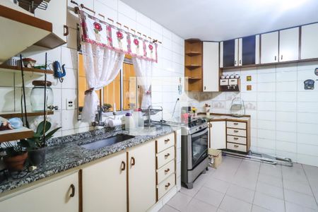 Casa à venda com 167m², 3 quartos e 2 vagas Casa à venda com 167m², 3 quartos e 2 vagasCozinha