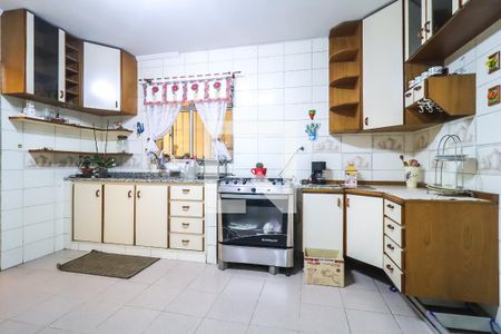Casa à venda com 167m², 3 quartos e 2 vagas Casa à venda com 167m², 3 quartos e 2 vagasCozinha