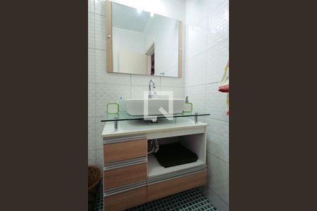 Casa à venda com 167m², 3 quartos e 2 vagas Casa à venda com 167m², 3 quartos e 2 vagasBanheiro Social