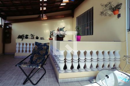 Casa à venda com 167m², 3 quartos e 2 vagas Casa à venda com 167m², 3 quartos e 2 vagasQuintal