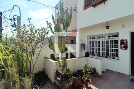 Casa à venda com 167m², 3 quartos e 2 vagas Casa à venda com 167m², 3 quartos e 2 vagasQuintal