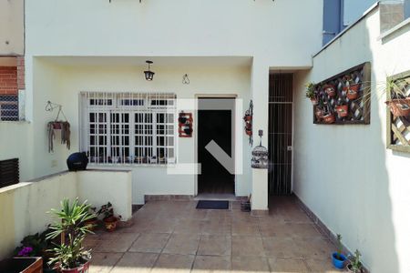 Casa à venda com 167m², 3 quartos e 2 vagas Casa à venda com 167m², 3 quartos e 2 vagasQuintal