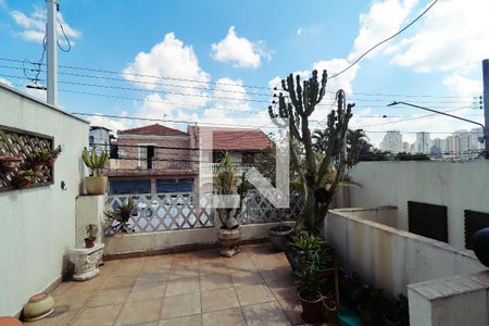 Casa à venda com 167m², 3 quartos e 2 vagas Casa à venda com 167m², 3 quartos e 2 vagasQuintal