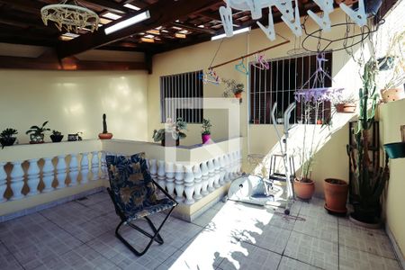 Casa à venda com 167m², 3 quartos e 2 vagas Casa à venda com 167m², 3 quartos e 2 vagasQuintal