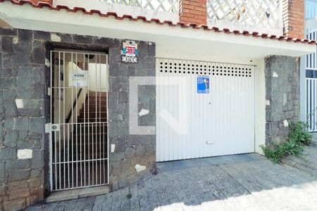 Casa à venda com 167m², 3 quartos e 2 vagas Casa à venda com 167m², 3 quartos e 2 vagasFachada externa