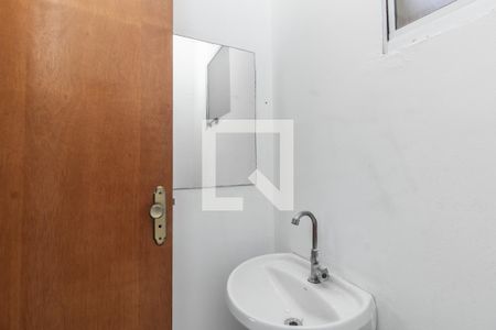 Lavabo de casa de condomínio para alugar com 2 quartos, 90m² em Vila Paranagua, São Paulo
