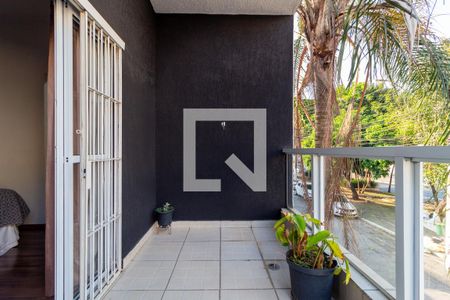 Casa à venda com 320m², 3 quartos e 2 vagas Casa à venda com 320m², 3 quartos e 2 vagasVaranda - Suíte