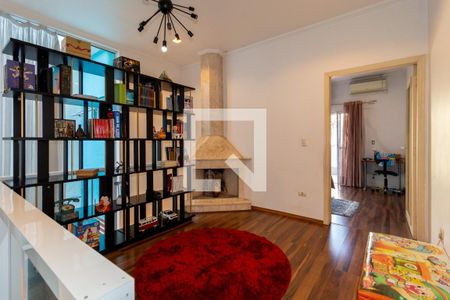 Casa à venda com 320m², 3 quartos e 2 vagas Casa à venda com 320m², 3 quartos e 2 vagasSala - Lareira
