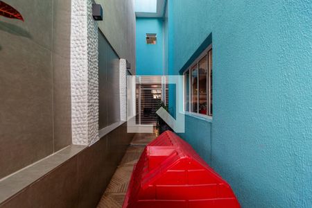 Casa à venda com 320m², 3 quartos e 2 vagas Casa à venda com 320m², 3 quartos e 2 vagasCorredor