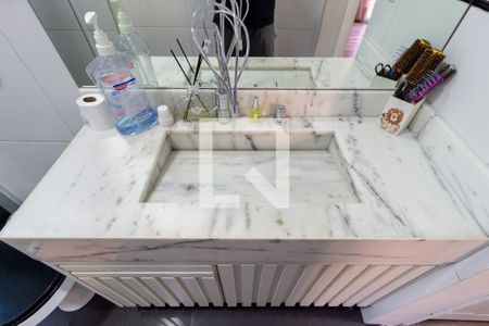 Casa à venda com 320m², 3 quartos e 2 vagas Casa à venda com 320m², 3 quartos e 2 vagasDetalhe Banheiro - Suíte