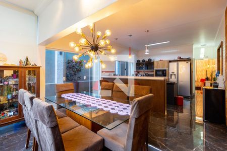 Casa à venda com 320m², 3 quartos e 2 vagas Casa à venda com 320m², 3 quartos e 2 vagasCozinha