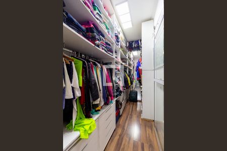 Casa à venda com 320m², 3 quartos e 2 vagas Casa à venda com 320m², 3 quartos e 2 vagasCloset - Suíte