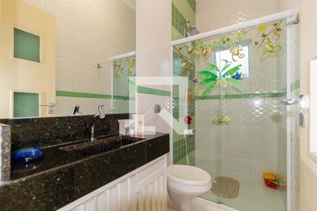 Casa à venda com 320m², 3 quartos e 2 vagas Casa à venda com 320m², 3 quartos e 2 vagasBanheiro - Social