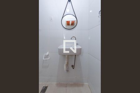 Banheiro de casa para alugar com 1 quarto, 55m² em Nova Cintra, Belo Horizonte