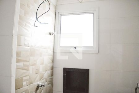 Banheiro de apartamento à venda com 1 quarto, 27m² em Vila Isolina Mazzei, São Paulo