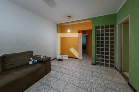 Casa para alugar com 3 quartos, 240m² em Vila Cleonice, São Paulo