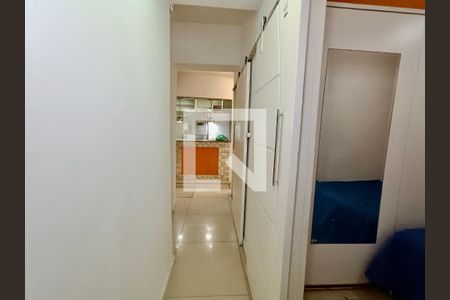 Corredor  de apartamento para alugar com 2 quartos, 70m² em Copacabana, Rio de Janeiro