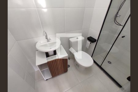 Banheiro de apartamento para alugar com 1 quarto, 24m² em Água Branca, São Paulo