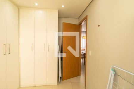 Quarto 1 de apartamento para alugar com 2 quartos, 51m² em Pinheirinho, Curitiba