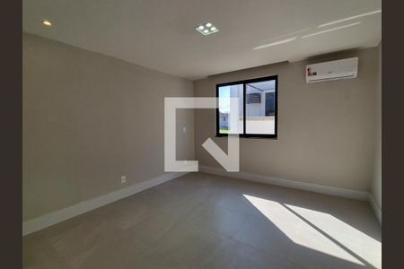 Casa de condomínio à venda com 450m², 4 quartos e 2 vagas Casa de condomínio à venda com 450m², 4 quartos e 2 vagasSuite 2