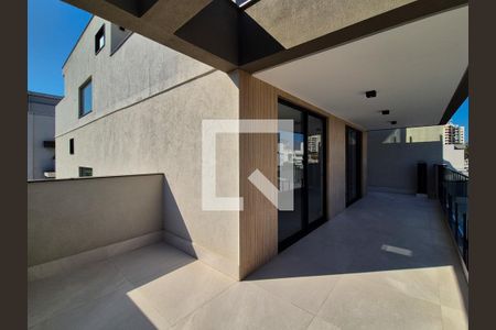 Casa de condomínio à venda com 450m², 4 quartos e 2 vagas Casa de condomínio à venda com 450m², 4 quartos e 2 vagasSuite 1 - varanda