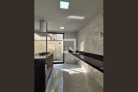 Casa de condomínio à venda com 450m², 4 quartos e 2 vagas Casa de condomínio à venda com 450m², 4 quartos e 2 vagasCozinha