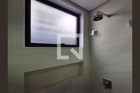Casa de condomínio à venda com 450m², 4 quartos e 2 vagas Casa de condomínio à venda com 450m², 4 quartos e 2 vagasBanheiro da Suite 3