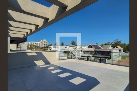 Casa de condomínio à venda com 450m², 4 quartos e 2 vagas Casa de condomínio à venda com 450m², 4 quartos e 2 vagasSacada