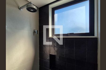 Casa de condomínio à venda com 450m², 4 quartos e 2 vagas Casa de condomínio à venda com 450m², 4 quartos e 2 vagasBanheiro da Suíte 2
