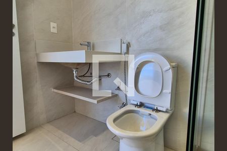 Casa de condomínio à venda com 450m², 4 quartos e 2 vagas Casa de condomínio à venda com 450m², 4 quartos e 2 vagasBanheiro 3